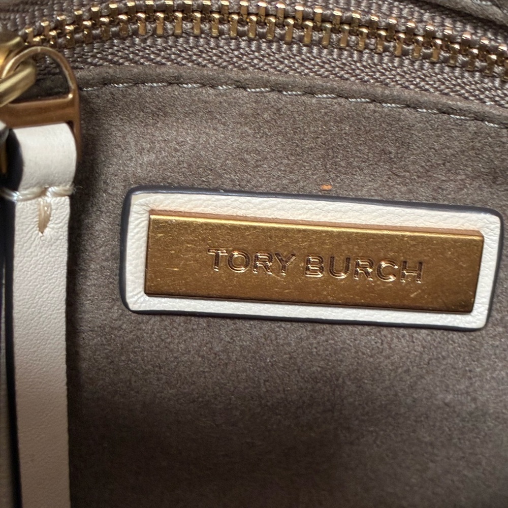 Tory Burch Cream Quilted Shoulder Bag with Gold Accents - Picture 9 of 15
